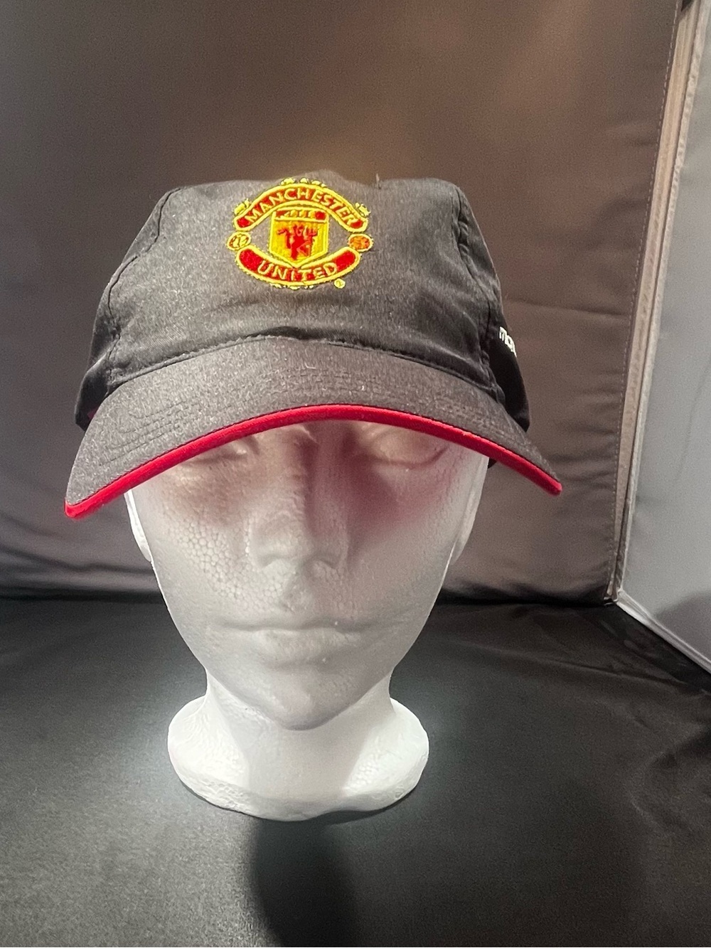 Vintage 2000s Manchester United football soccer club Nike hat